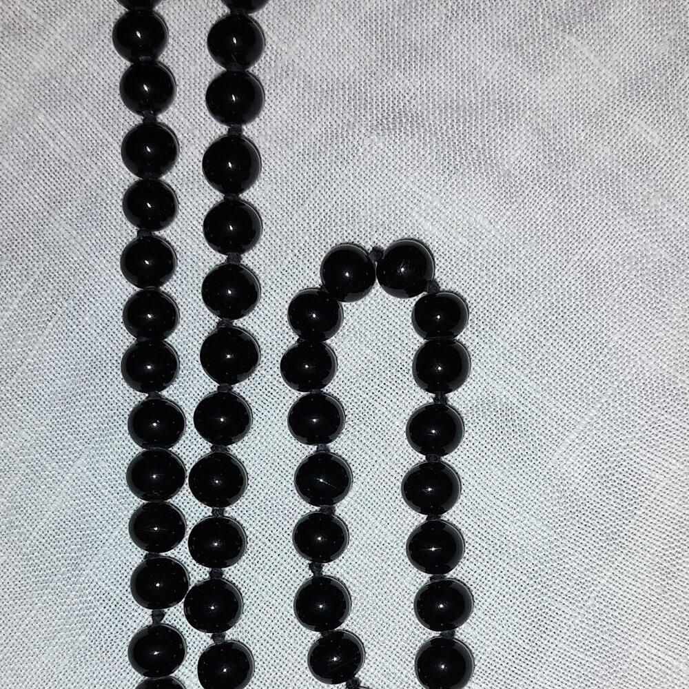 ONYX HAND KNOTTED 32" SILK BEADED STRAND ON PURE SILK BEADING THREAD BLACK MINT